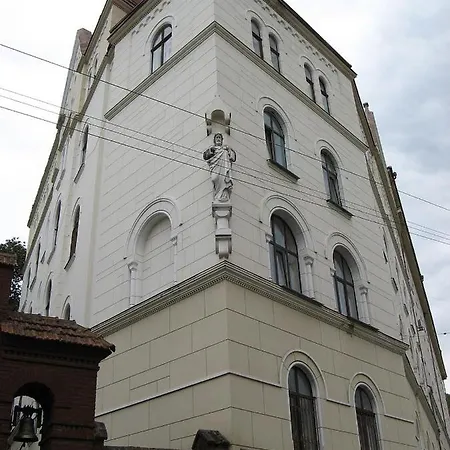 Izuminka V Centre Goroda Apartment *